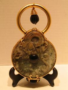 RARE IRADJ MOINI SIGNED PURSE-MINAUDIERE-RARE CARVED JADE & BLACK ONYX JEWELS